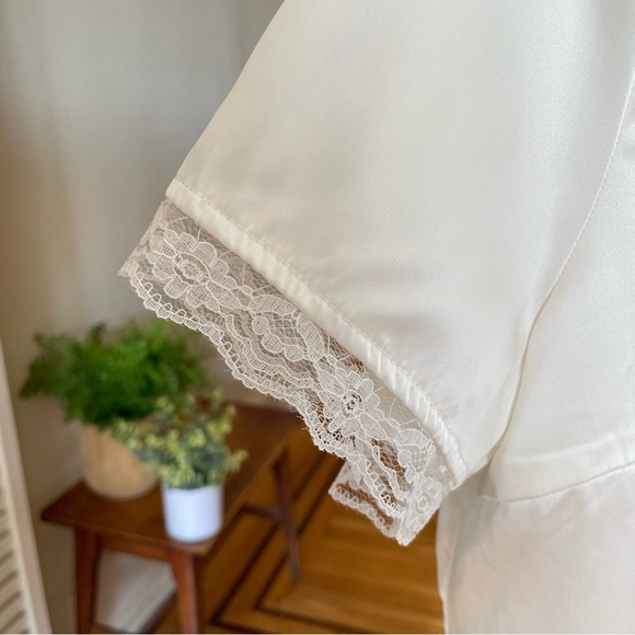 2/$20 Shein Tie-Front Lace Trimmed Crop Top - Picture 10 of 16